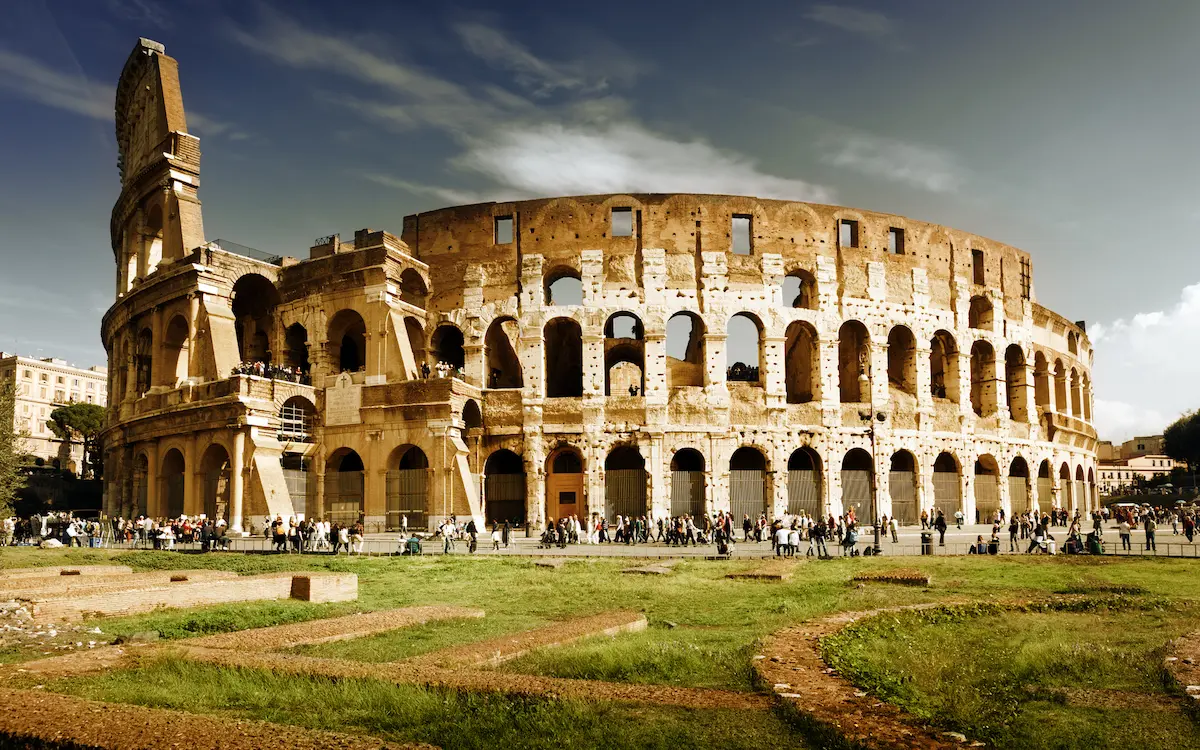 visita il colosseo vista di giorno