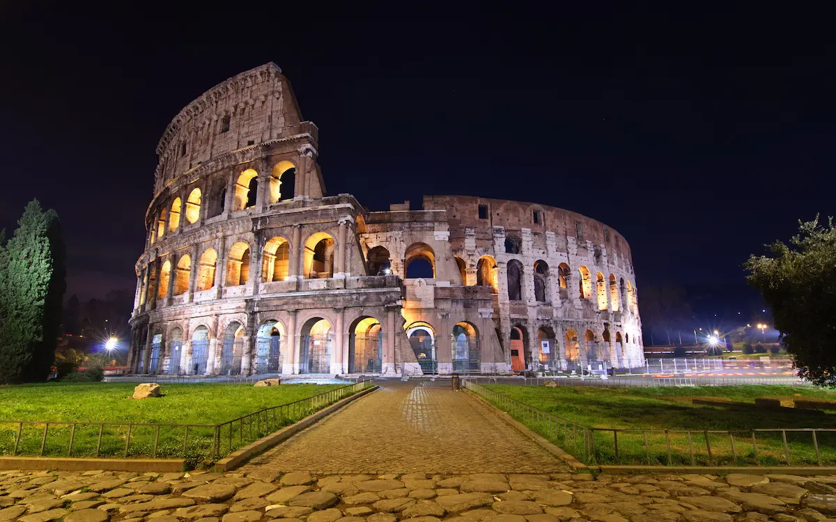 visita il colosseo vista notturna